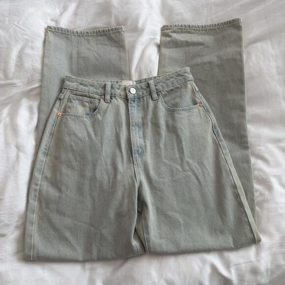 NWOT Abrand A Carrie Jean High Rise Relaxed Fit Straight Leg Blue Size 26 - Picture 1 of 6